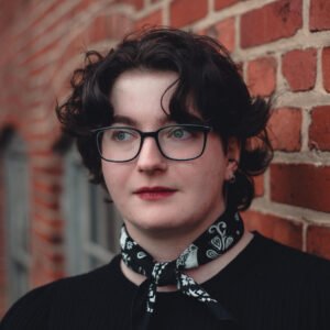 carlyheadshot
